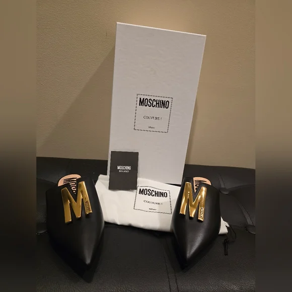 🔥🔥🔥Moschino Black Leather Logo Pointy Mules Sandals - Picture 3 of 4